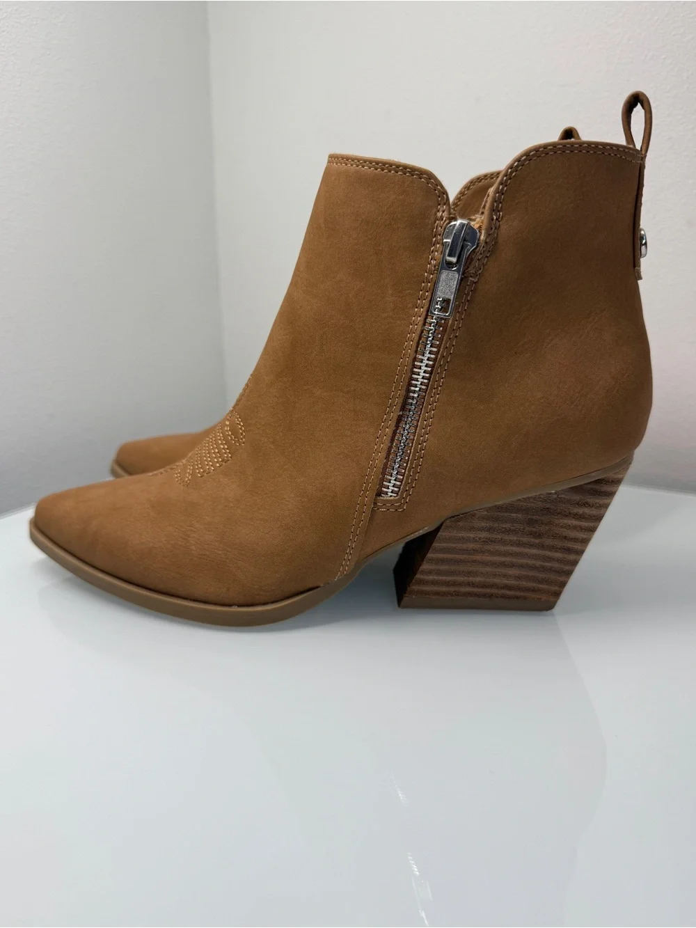 DV by Dolce Vita Kiki Tan Western Flared Heel Booties Women’s Size 7
